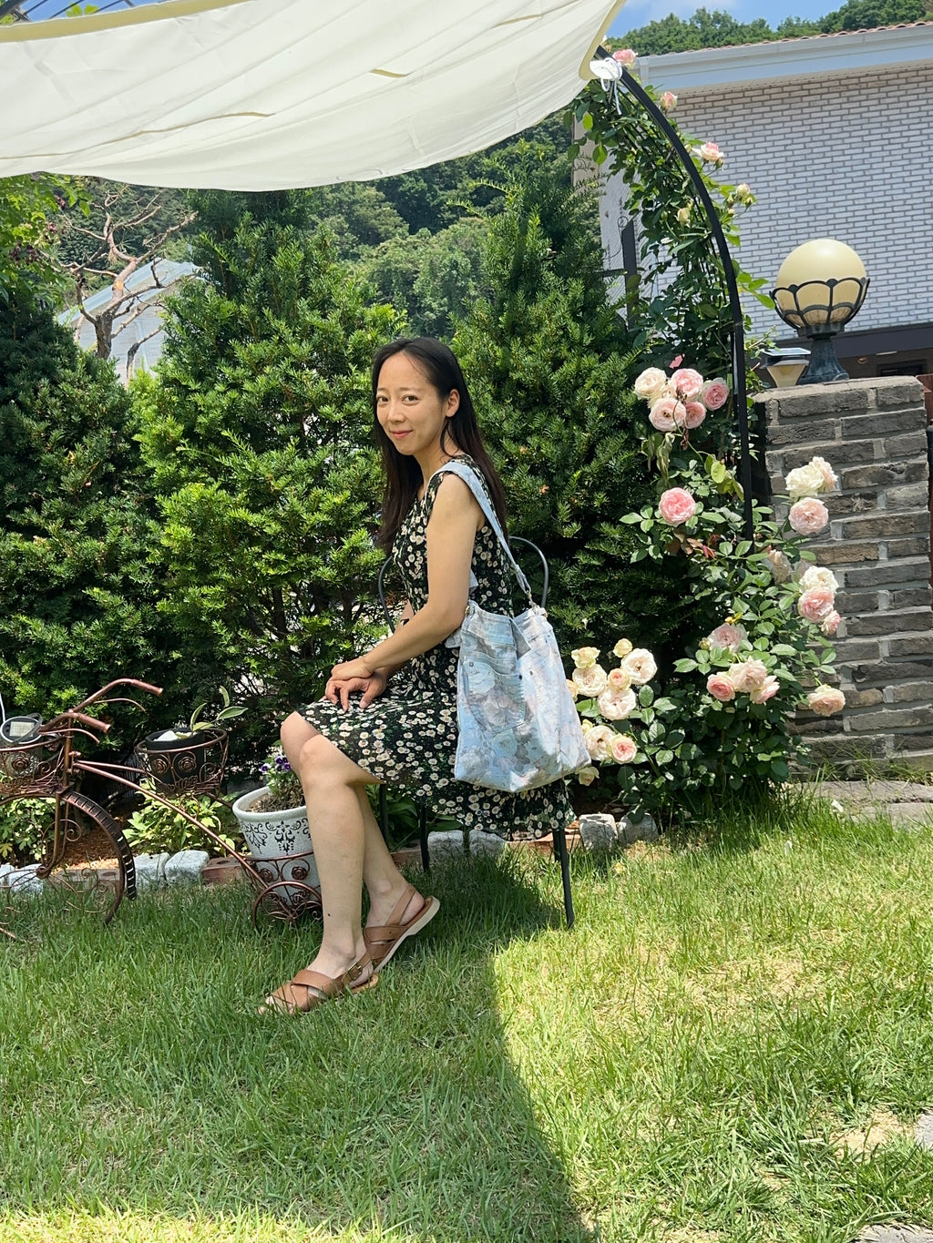 Body-fit hand wrapping upcycled Shoulder /Cross Bag - Women / 바디 핏 래핑 업사이클 워먼 숄더 크로스백 [여성 사이즈]