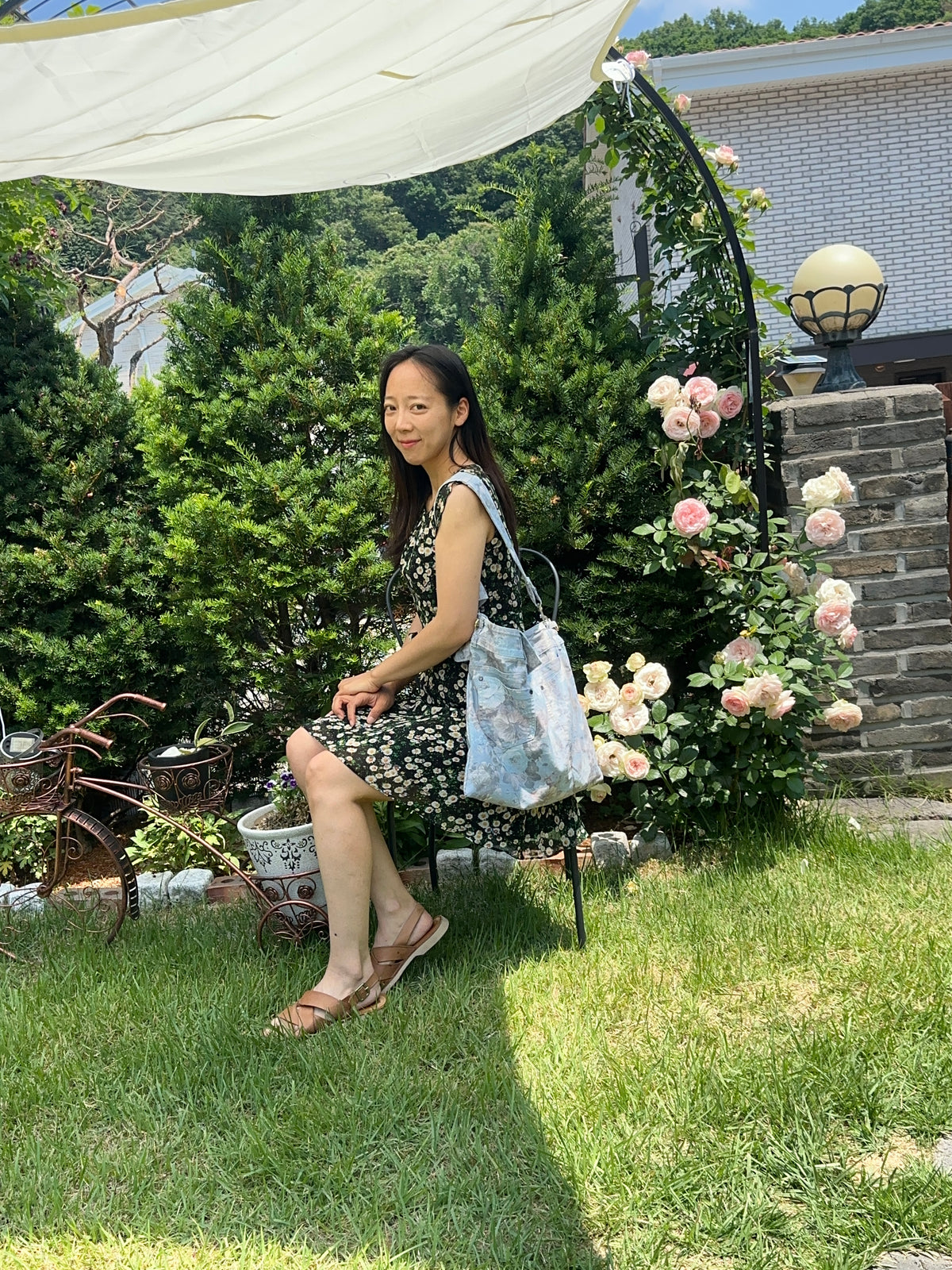 Body-fit hand wrapping upcycled Shoulder /Cross Bag - Women / 바디 핏 래핑 업사이클 워먼 숄더 크로스백 [여성 사이즈]