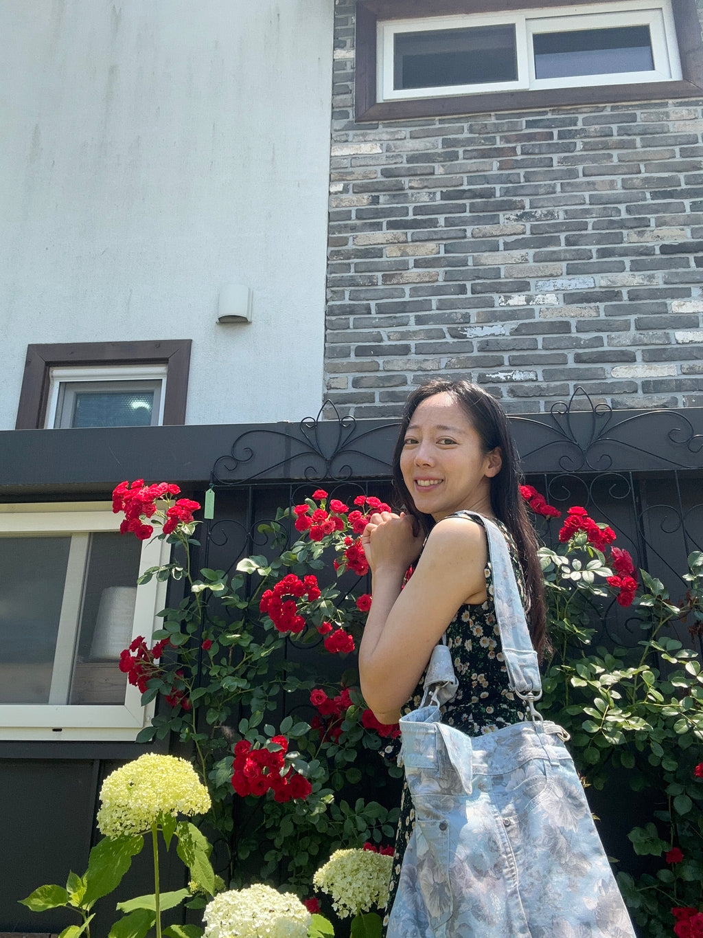 Body-fit hand wrapping upcycled Shoulder /Cross Bag - Women / 바디 핏 래핑 업사이클 워먼 숄더 크로스백 [여성 사이즈]