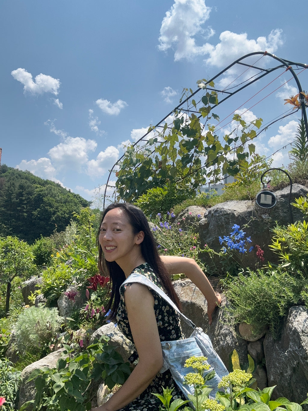 Body-fit hand wrapping upcycled Shoulder /Cross Bag - Women / 바디 핏 래핑 업사이클 워먼 숄더 크로스백 [여성 사이즈]