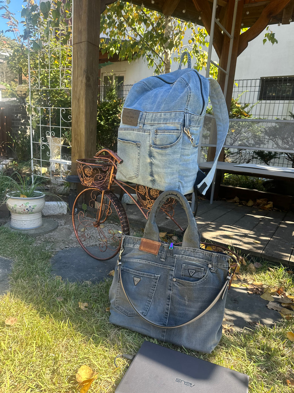 Premium Texture Upcycled Blue Denim - Large / 프리미엄 업사이클 블루 데님 [라지]