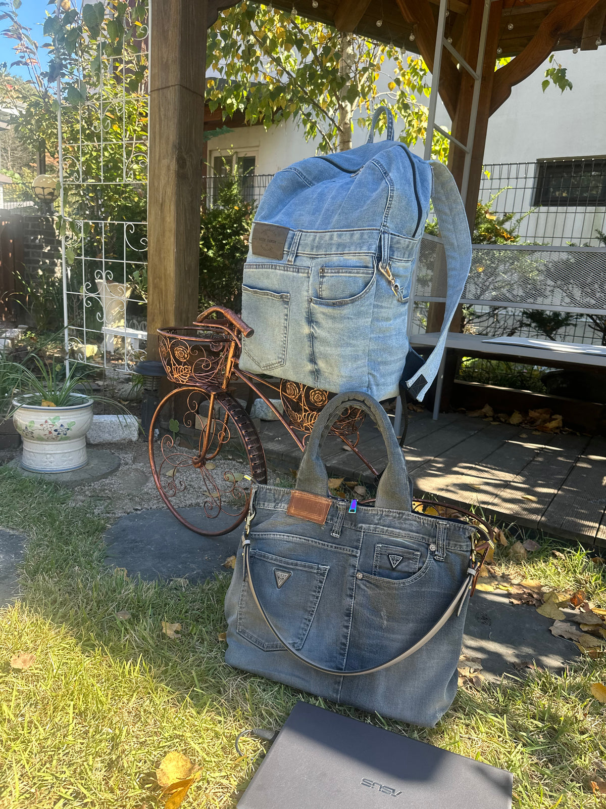 Premium Texture Upcycled Blue Denim - Large / 프리미엄 업사이클 블루 데님 [라지]