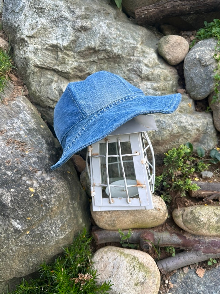 커스텀 업사이클 데님 버킷햇 Customized Upcycled Denim Bucket Hat