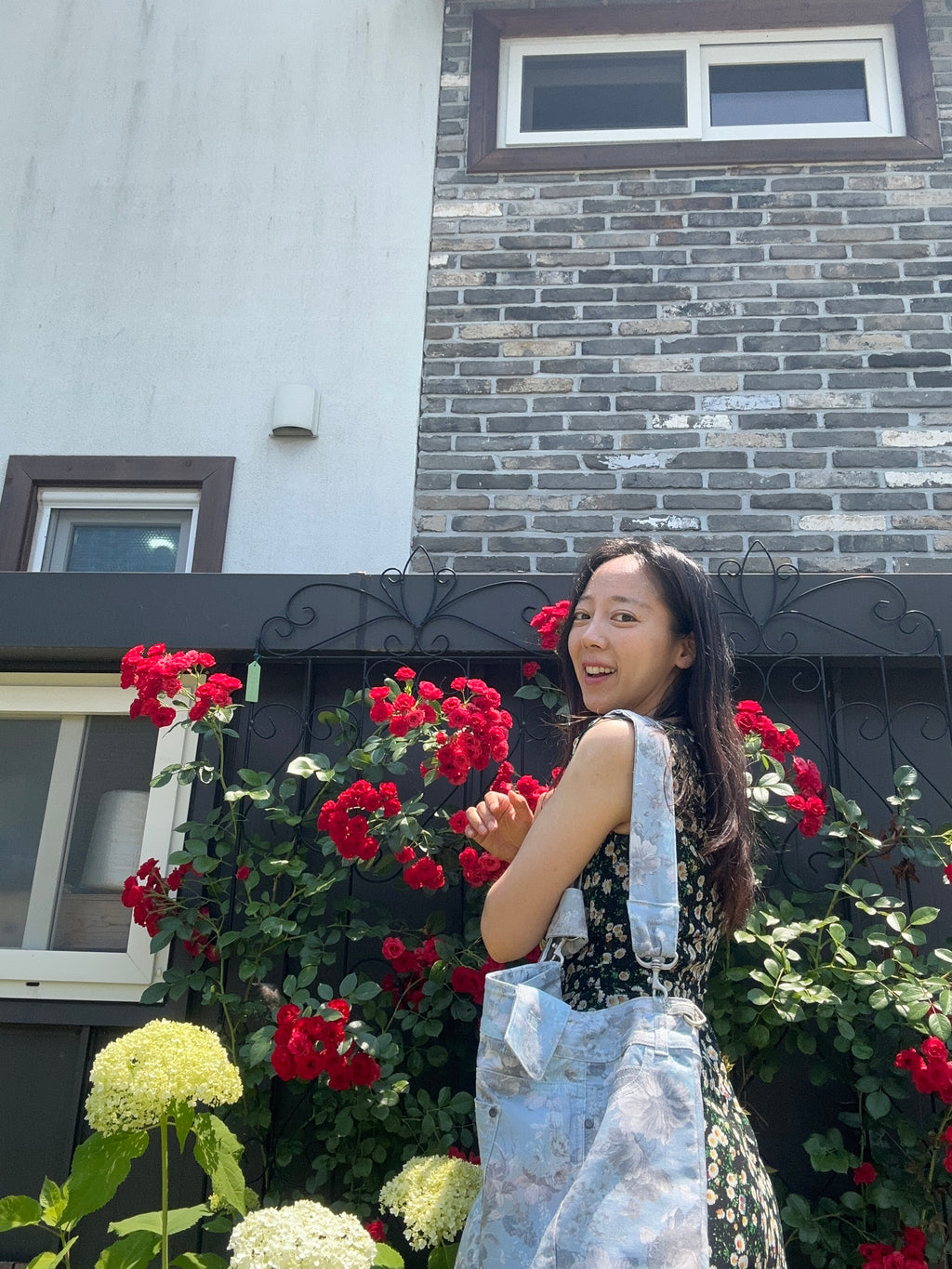 Body-fit hand wrapping upcycled Shoulder /Cross Bag - Women / 바디 핏 래핑 업사이클 워먼 숄더 크로스백 [여성 사이즈]