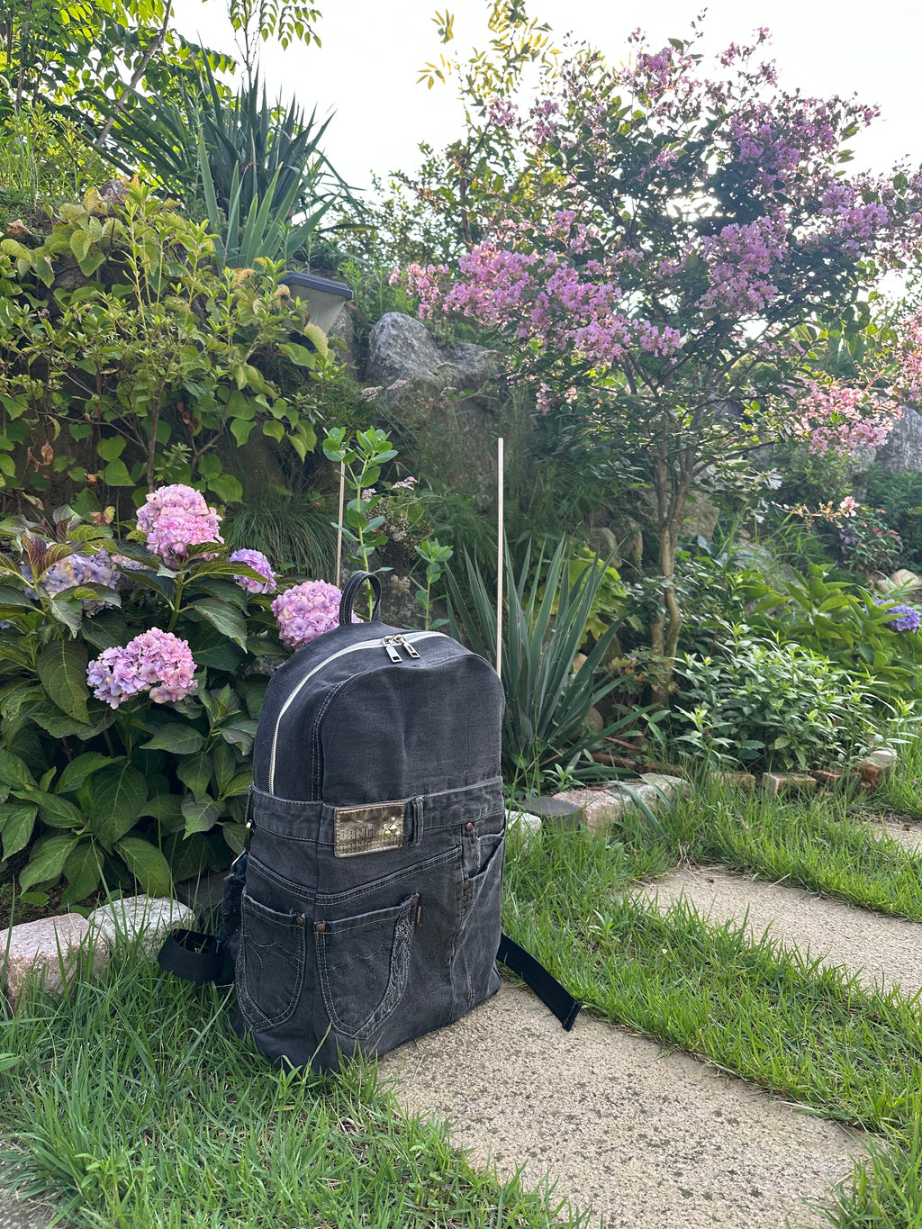 Black Pearl Woman Denim Backpack - Medium / 블랙 펄 여성 데님 백팩 - 미디엄 사이즈