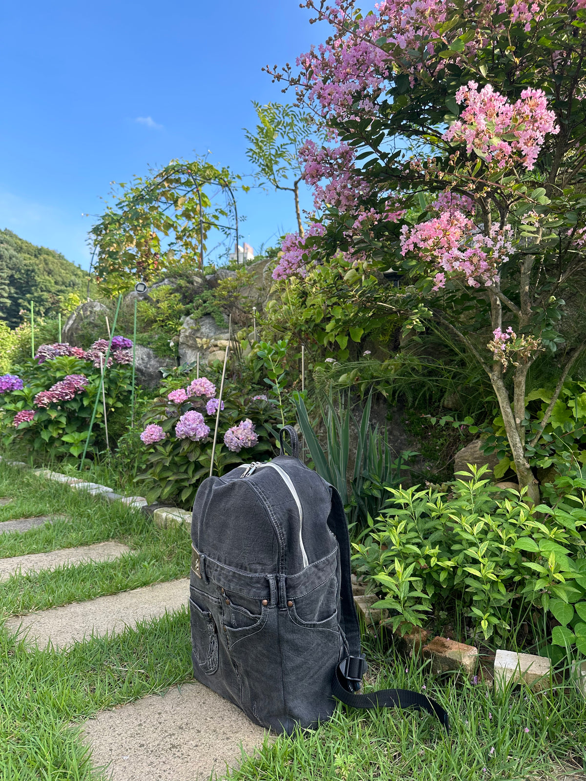 Black Pearl Woman Denim Backpack - Medium / 블랙 펄 여성 데님 백팩 - 미디엄 사이즈