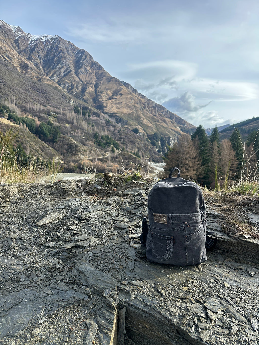 Black Pearl Woman Denim Backpack - Medium / 블랙 펄 여성 데님 백팩 - 미디엄 사이즈