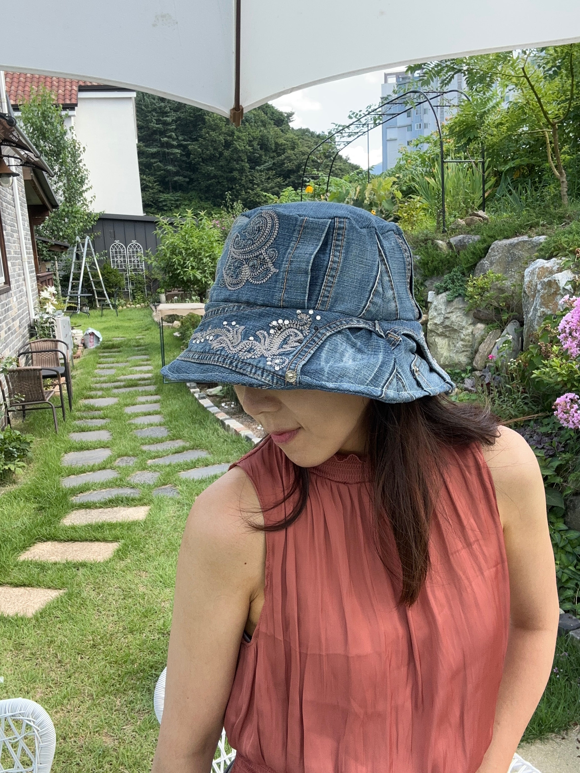 커스텀 업사이클 데님 버킷햇 Customized Upcycled Denim Bucket Hat