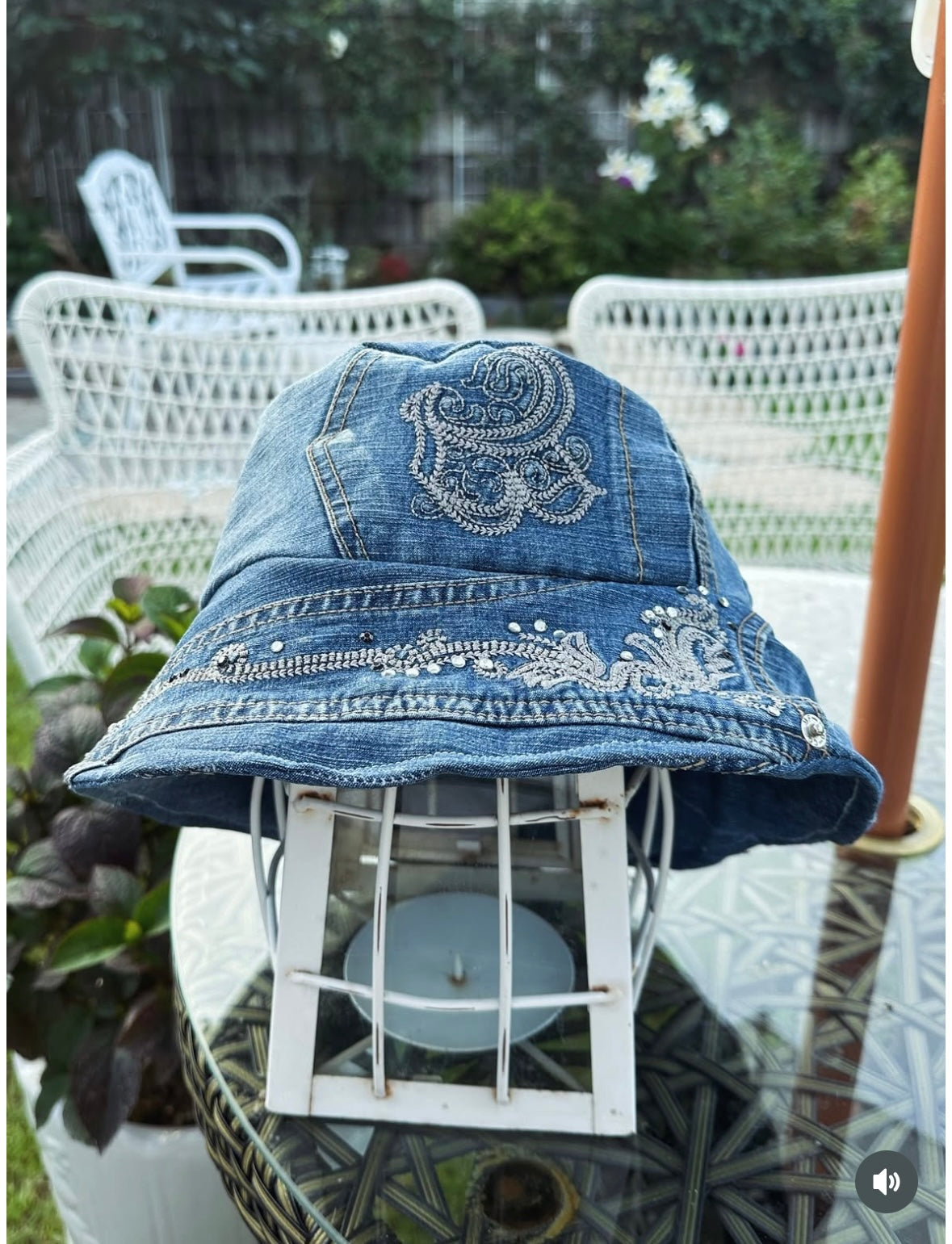 커스텀 업사이클 데님 버킷햇 Customized Upcycled Denim Bucket Hat