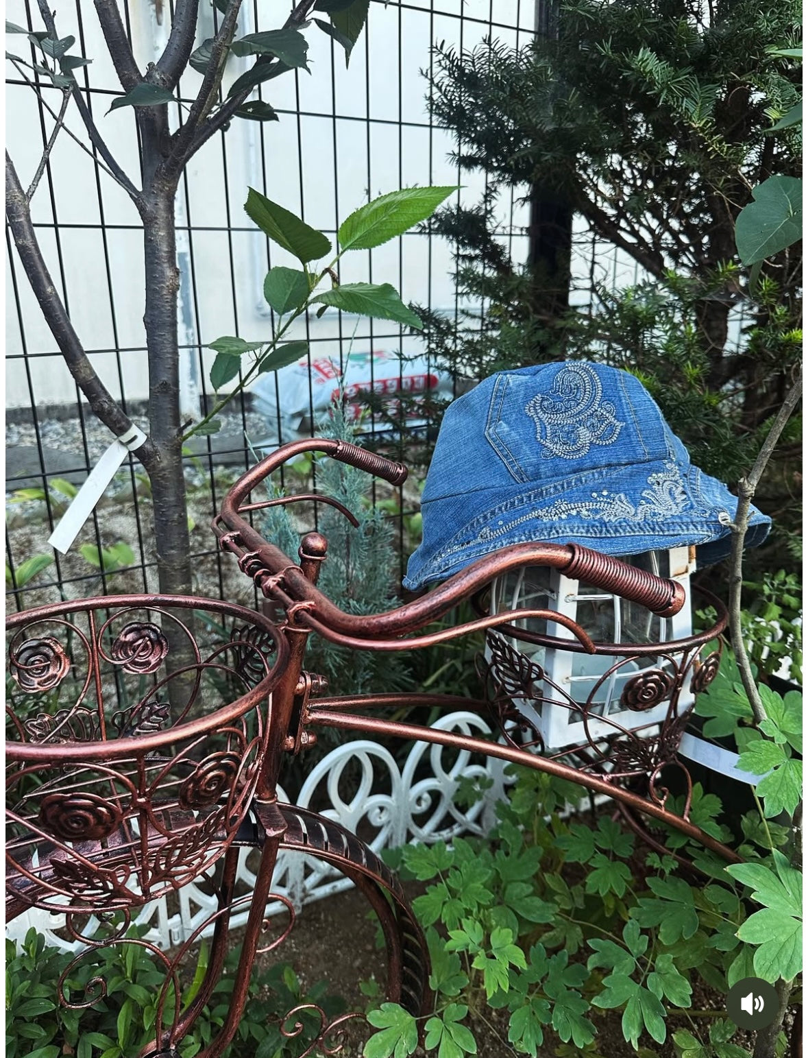 커스텀 업사이클 데님 버킷햇 Customized Upcycled Denim Bucket Hat