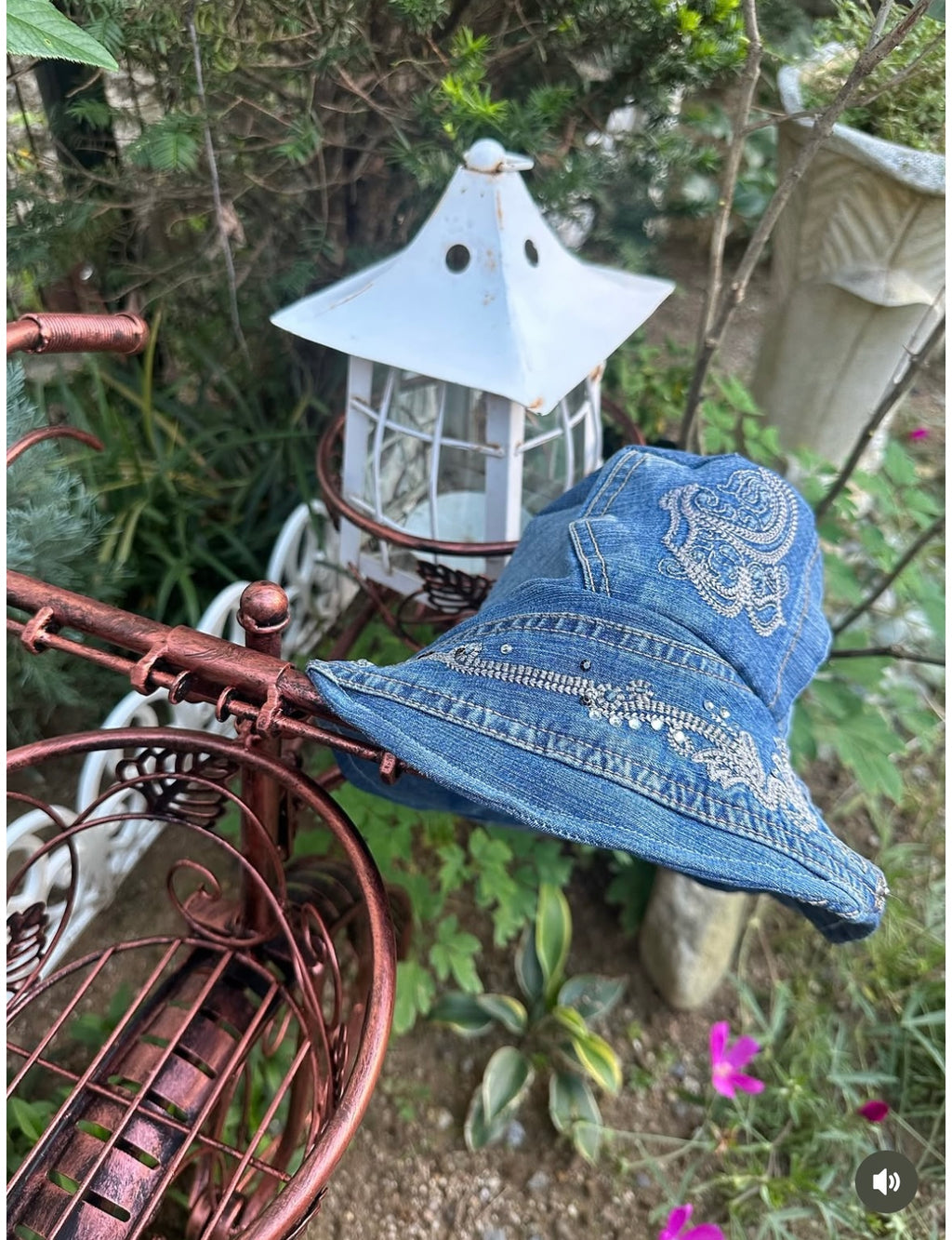 커스텀 업사이클 데님 버킷햇 Customized Upcycled Denim Bucket Hat