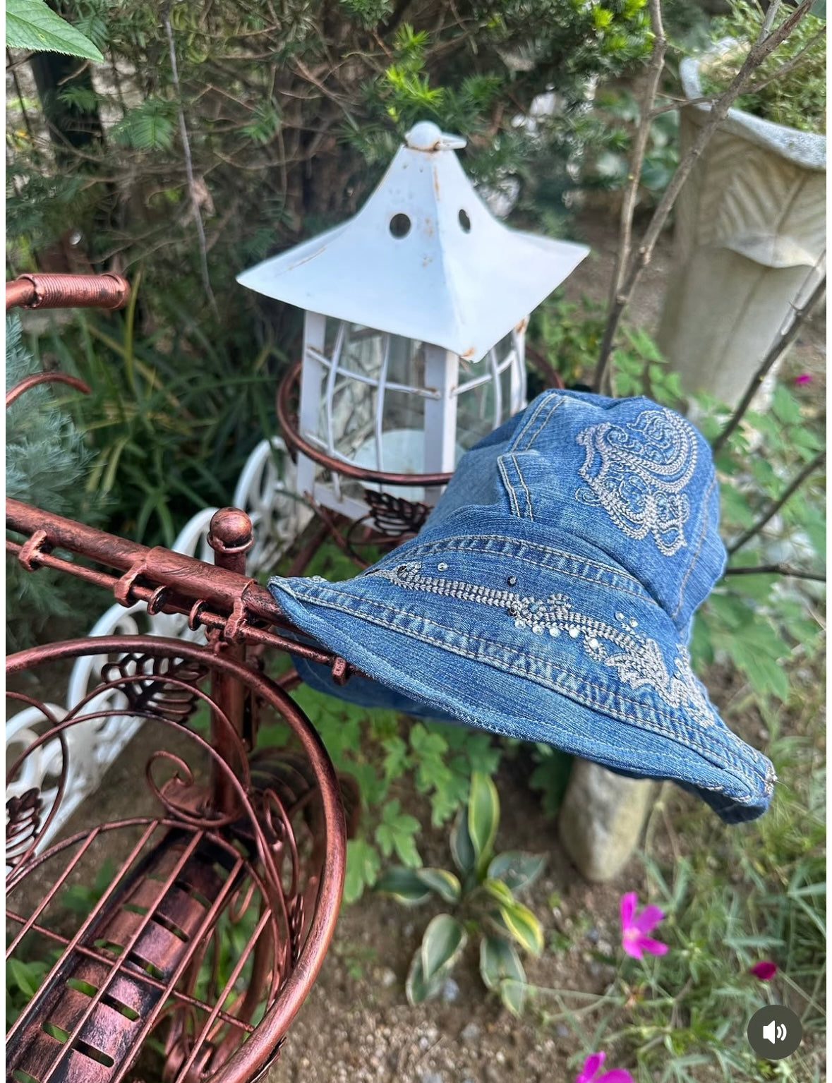 커스텀 업사이클 데님 버킷햇 Customized Upcycled Denim Bucket Hat