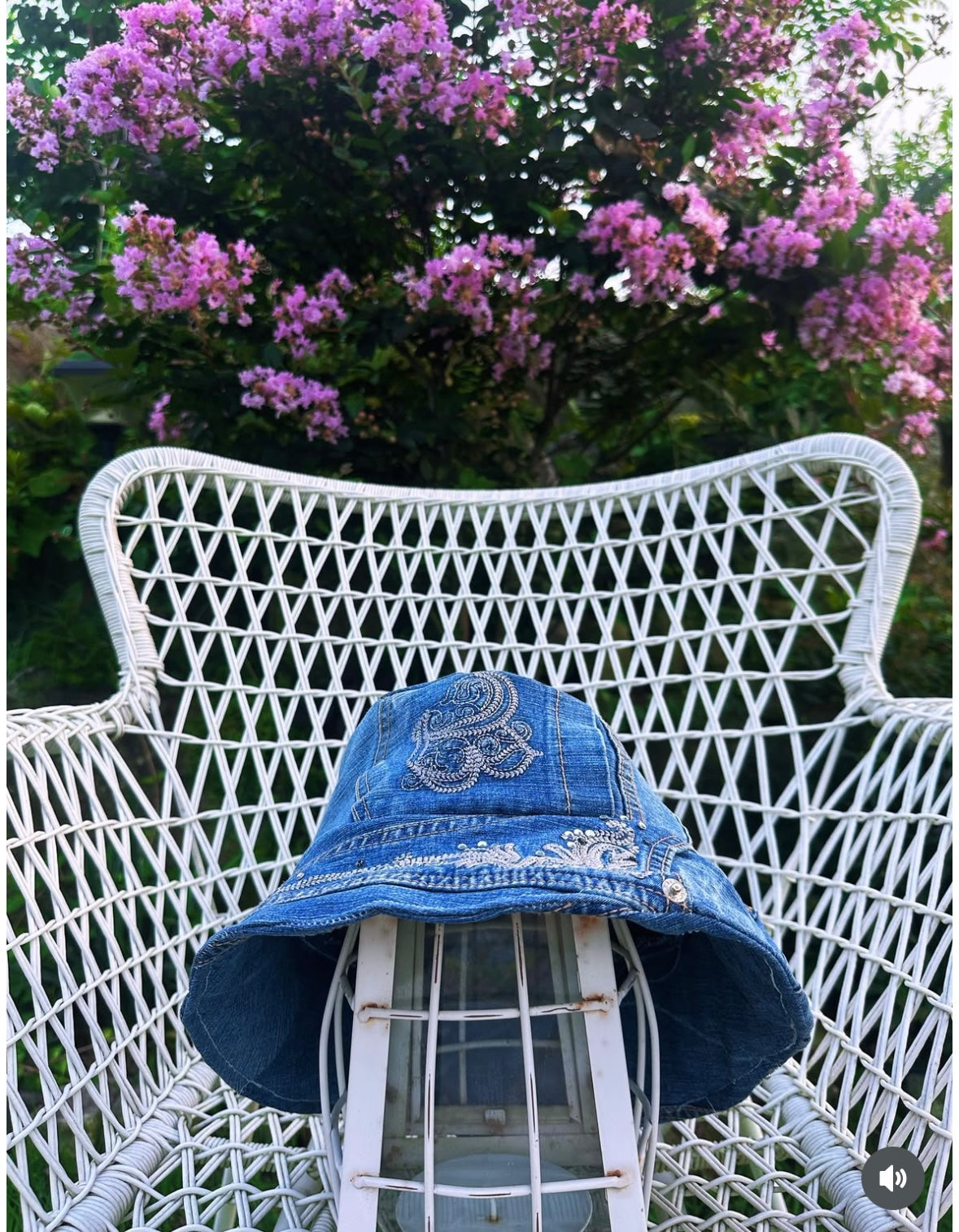 커스텀 업사이클 데님 버킷햇 Customized Upcycled Denim Bucket Hat