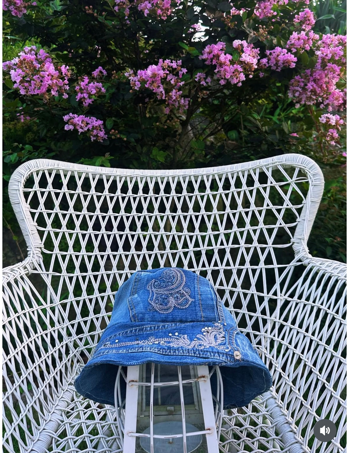 커스텀 업사이클 데님 버킷햇 Customized Upcycled Denim Bucket Hat